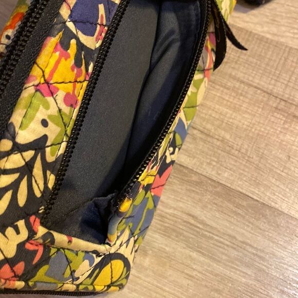 Vera Bradley Rio design Wallet - Picture 4 of 11